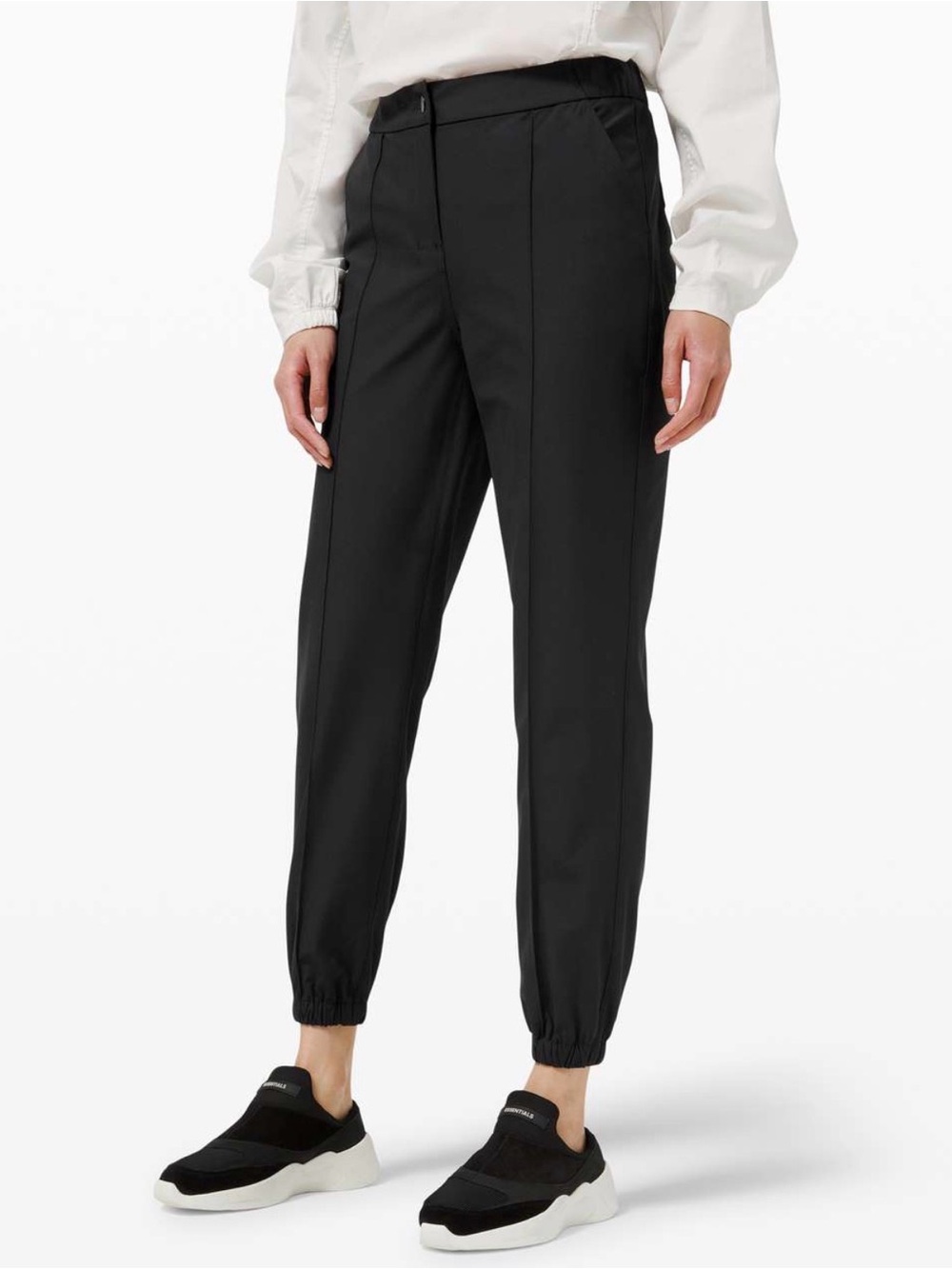 New Lululemon Warpstreme High-Rise 7/8 Jogger
Black size 27